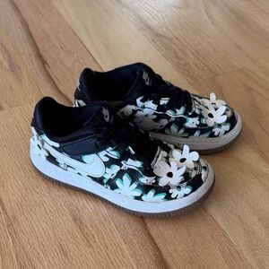 Nike Air Force 1 LV8 GS ‘Flower Power’
Kids size: 12C